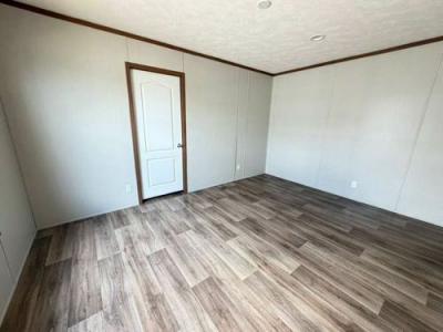 Photo 3 of 10 of home located at 506 Paloma Ln Brookshire, TX 77423