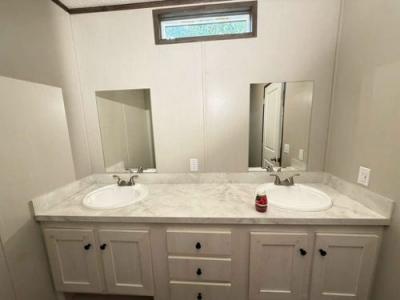 Photo 3 of 11 of home located at 1413 Rosharon Rd #27 Alvin, TX 77511