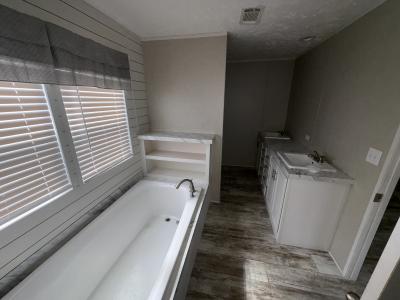 Photo 5 of 19 of home located at 111 Isabella St Franklin, LA 70538