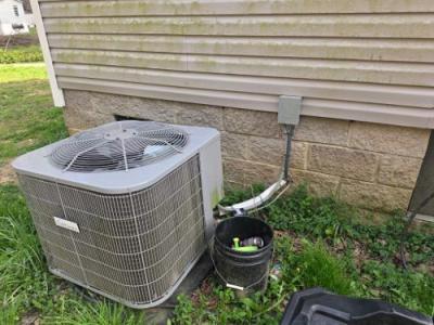 Mobile Home at 115 S Peters Branch Rd Mozelle, KY 40858