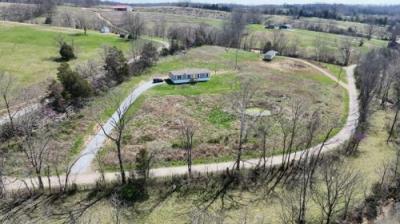 Mobile Home at 2588 E Fork Rd Harrodsburg, KY 40330