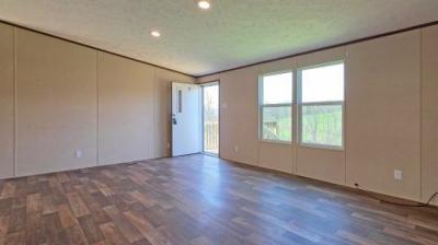 Photo 5 of 29 of home located at 2588 E Fork Rd Harrodsburg, KY 40330