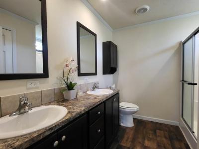 Photo 3 of 20 of home located at 292 Bayview Road Elgin, IL 60123