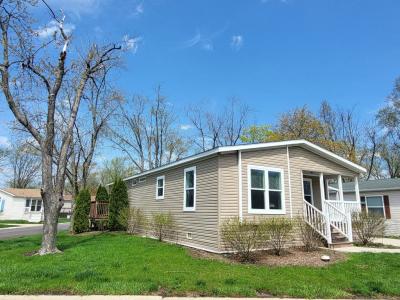 Photo 5 of 20 of home located at 292 Bayview Road Elgin, IL 60123