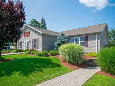 Photo 5 of 8 of home located at 884 Birchwood Dr. Lockport, NY 14094