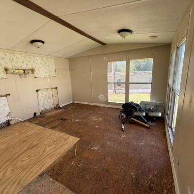 Photo 3 of 16 of home located at 151 English Lane Thomasville, GA 31792