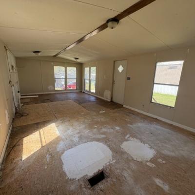 Photo 5 of 16 of home located at 151 English Lane Thomasville, GA 31792