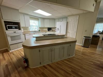Photo 3 of 20 of home located at 108 Woodland Drive Leesburg, FL 34788