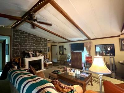 Photo 4 of 8 of home located at 301 Glen Gary Dr Mount Morris, MI 48458