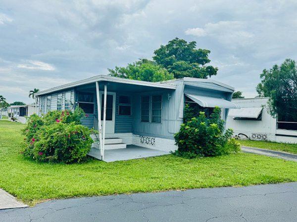 Photo 1 of 2 of home located at 825 Par Drive Pompano Beach, FL 33069