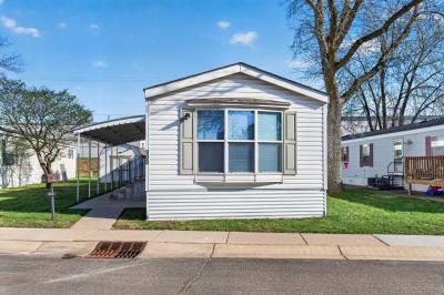 Photo 2 of 29 of home located at 900 Mooney Dr New Brighton, MN 55112