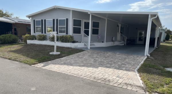 Photo 1 of 2 of home located at 320 Royal Palm Dr Palmetto, FL 34221