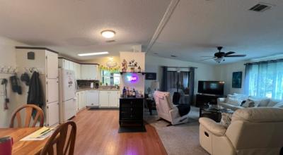 Photo 4 of 8 of home located at 2208 Paradise Way Palmetto, FL 34221