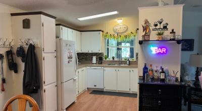 Photo 3 of 8 of home located at 2208 Paradise Way Palmetto, FL 34221