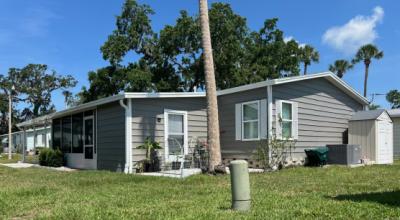 Photo 2 of 8 of home located at 2208 Paradise Way Palmetto, FL 34221