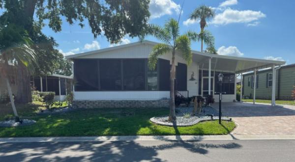 Photo 1 of 2 of home located at 2208 Paradise Way Palmetto, FL 34221