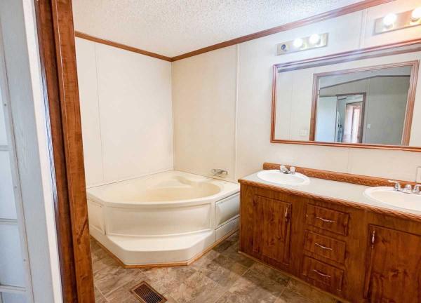1999 Manufactured Home