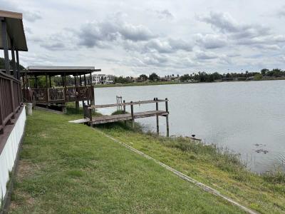 Photo 4 of 41 of home located at 4 Bonny Shores Dr Lakeland, FL 33801