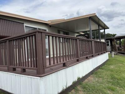 Photo 2 of 41 of home located at 4 Bonny Shores Dr Lakeland, FL 33801