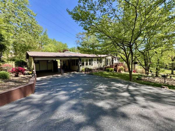 Photo 1 of 2 of home located at 456 West Sunshine Lane Hendersonville, NC 28792