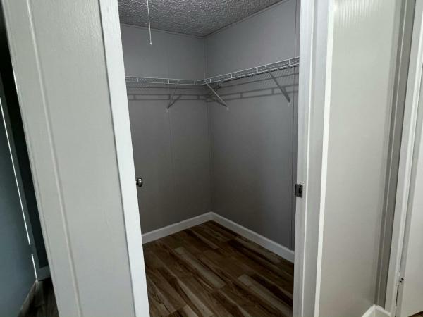 1994 BROO Manufactured Home