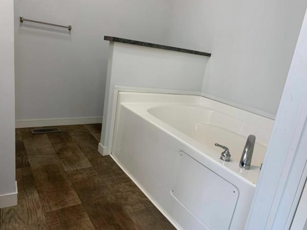 Photo 1 of 2 of home located at 471 Ida Drive Marion, IA 52302