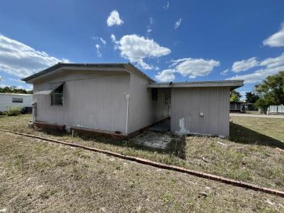 Photo 4 of 20 of home located at 142 Highland Drive Leesburg, FL 34788