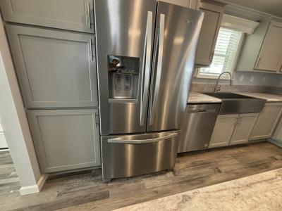 Photo 4 of 13 of home located at 937 Questa Avenue Venice, FL 34285