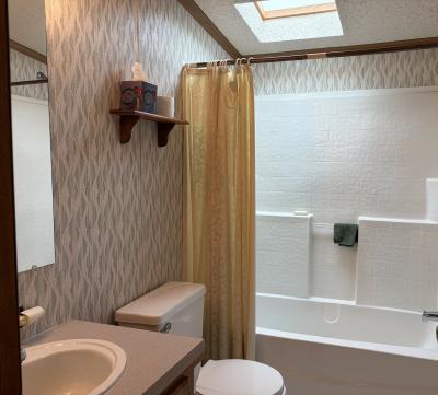 Photo 3 of 6 of home located at 1960 White Oak Lane Ypsilanti, MI 48198