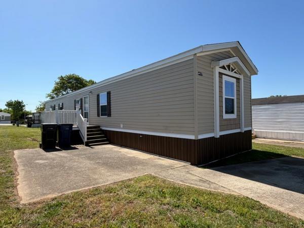 Photo 1 of 2 of home located at 117 Buckner Rd. Columbia, TN 38401