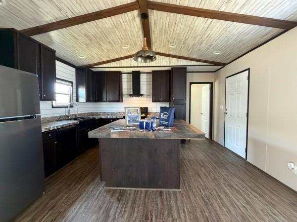 2018 CLAYTON  34F  Home