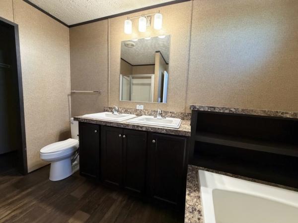 2018 CLAYTON  34F  Home