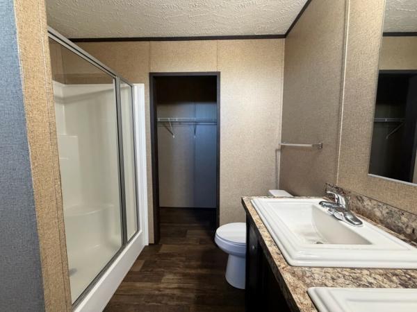 2018 CLAYTON  34F  Home
