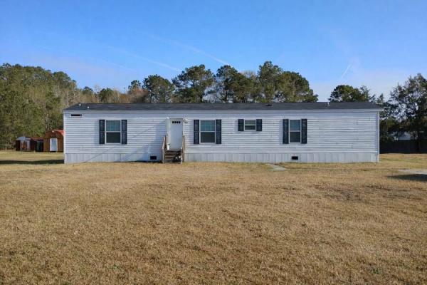 Photo 1 of 2 of home located at 5511 Fleta Drive Lot #276 Washington, NC 27889