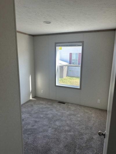 Photo 2 of 6 of home located at 2522 Hedrick Ct Decatur, IL 62526