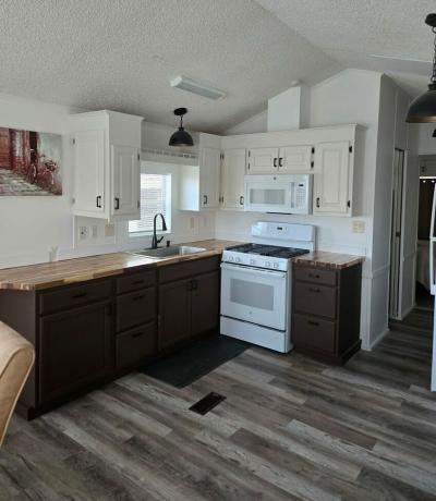 Photo 6 of 8 of home located at 3701 Baynard Dr. Lot H-27 Punta Gorda, FL 33950