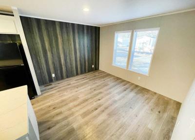 Photo 5 of 8 of home located at 28 Woodmoor Court Leavenworth, KS 66048