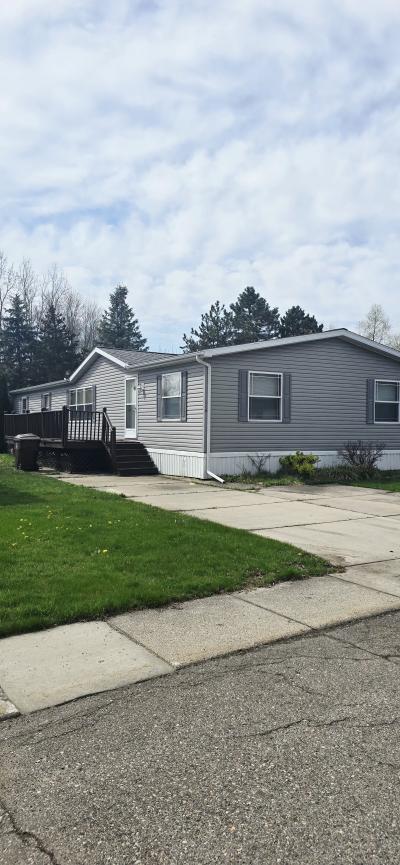 Photo 2 of 21 of home located at 116 Brandywine Pl #424 Lansing, MI 48906