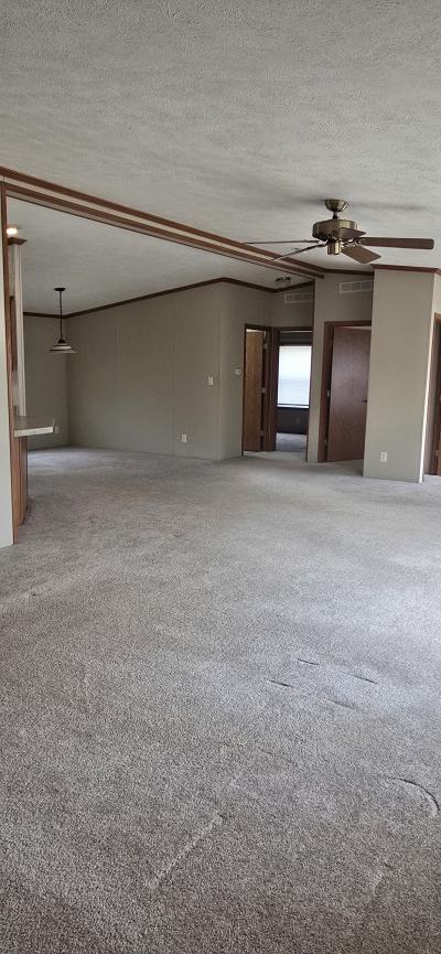 Photo 4 of 21 of home located at 116 Brandywine Pl #424 Lansing, MI 48906