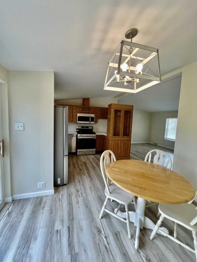 Photo 2 of 20 of home located at 2533 Oak Park Dr. Belleville, IL 62221