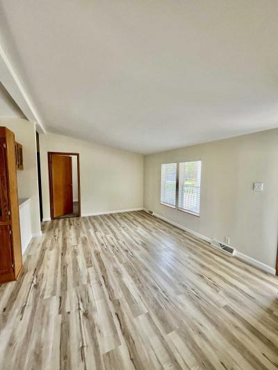 Photo 5 of 20 of home located at 2533 Oak Park Dr. Belleville, IL 62221