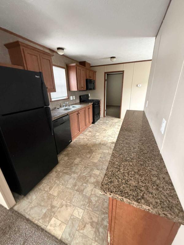 2015 Champion Redman Avantage II (2015 RA167 Manufactured Home