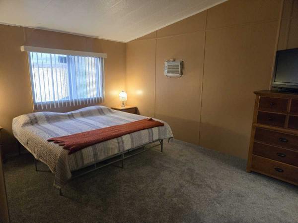 1984 Fleetwood Sandalwood Manufactured Home