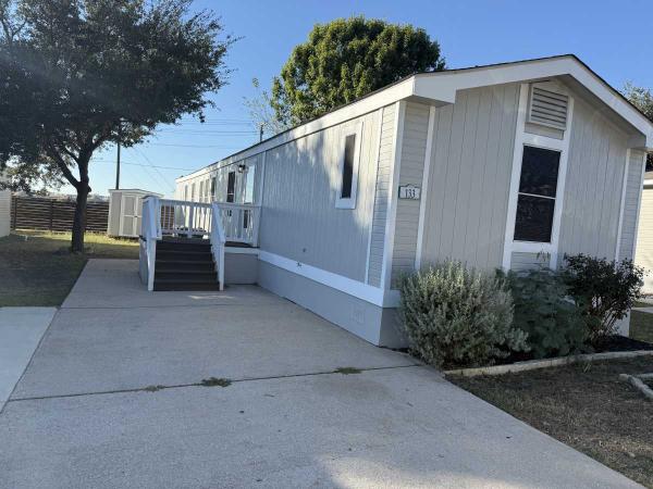 1999 Clayton Milan Mobile Home