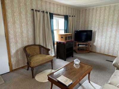 Photo 3 of 23 of home located at 208 W Pleasant St Cincinnati, IA 52549