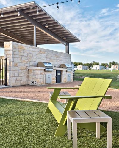 Photo 4 of 6 of home located at 110 Gold Canyon Drive Kyle, TX 78640