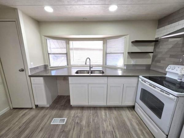 1977 Schult Manufactured Home
