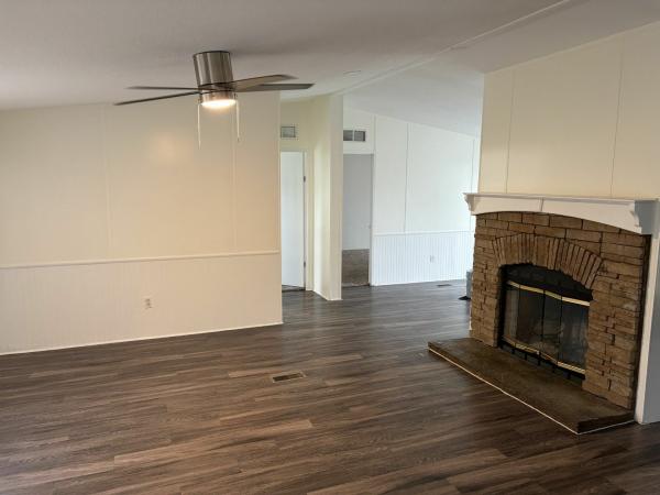 2000 Clayton Homes Inc Mobile Home For Sale