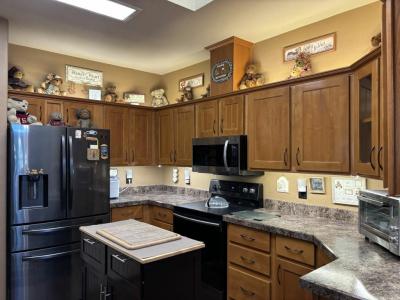 Photo 5 of 20 of home located at 3301 S Goldfield Road Lot 2090 Apache Junction, AZ 85119