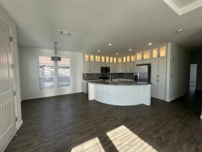 Photo 4 of 18 of home located at 3301 S Goldfield Road Lot 5017 Apache Junction, AZ 85119